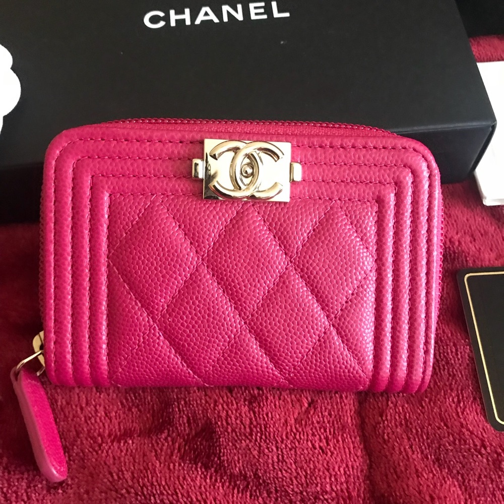 Chanel O-Coin wallet in FUCHSIA!! Boy style